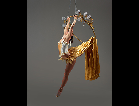 Aerialists Brisbane - Trapeze Artists - Aerial Entertainment Performers