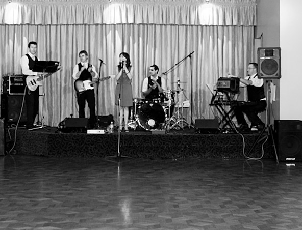 Rendezvous Cover Band - Singers Musicians Entertainers - Wedding Band