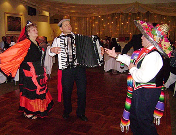 Italian Music Duo Sydney - accordion players